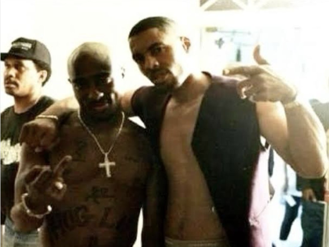 Khayree Shaheed with Tupac Shakur and friends, backstage in the 1990s